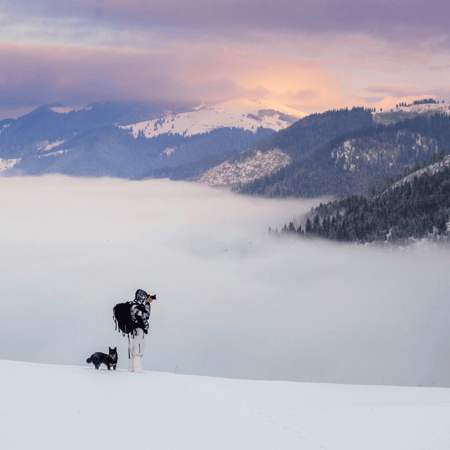 winter-hiking-sunrise-mountains-photography